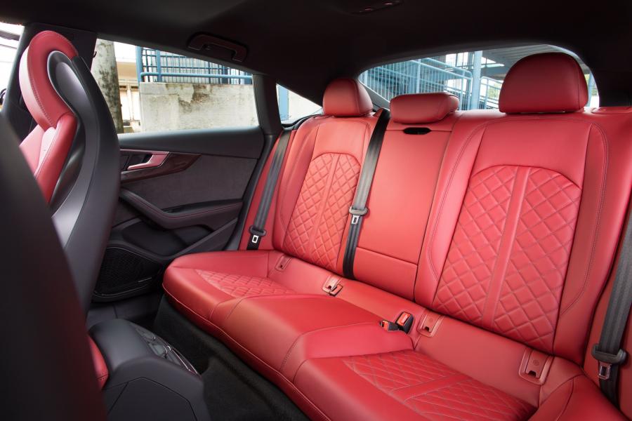 Интерьер Audi S5 Sportback 2017 года  (NA) (фото 21 из 40)